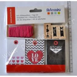 ARTEMIO KIT ETIQUETTES LOVE 30 étiquettes, 7.3m de ficelle et 3 tampons